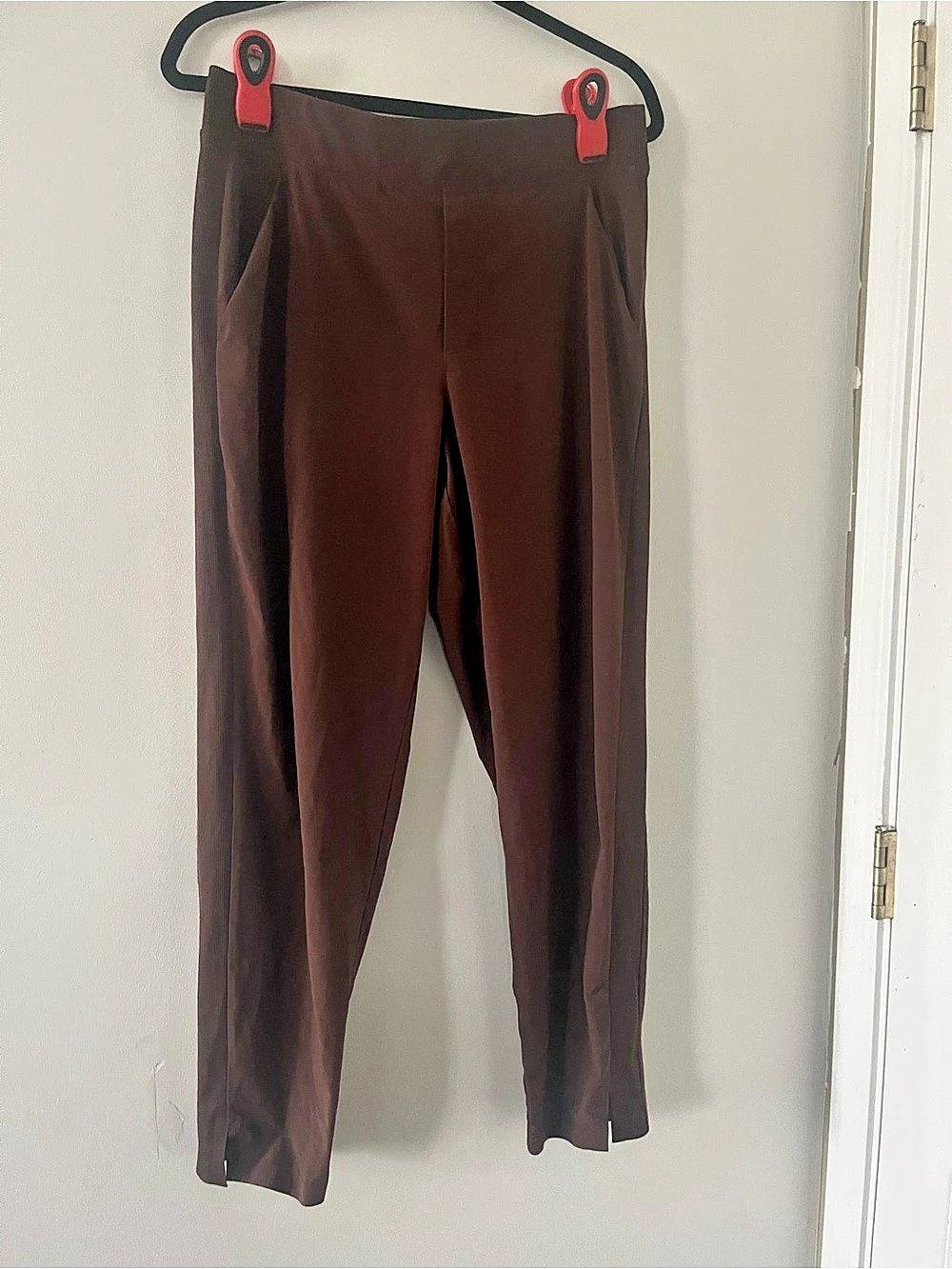 Athleta Brown Brooklyn Ankle Pants 8 Travel Athleisure Loungewear Neutral Comfy
